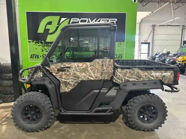 2024 Can-Am DEFENDER LIMITED HD10